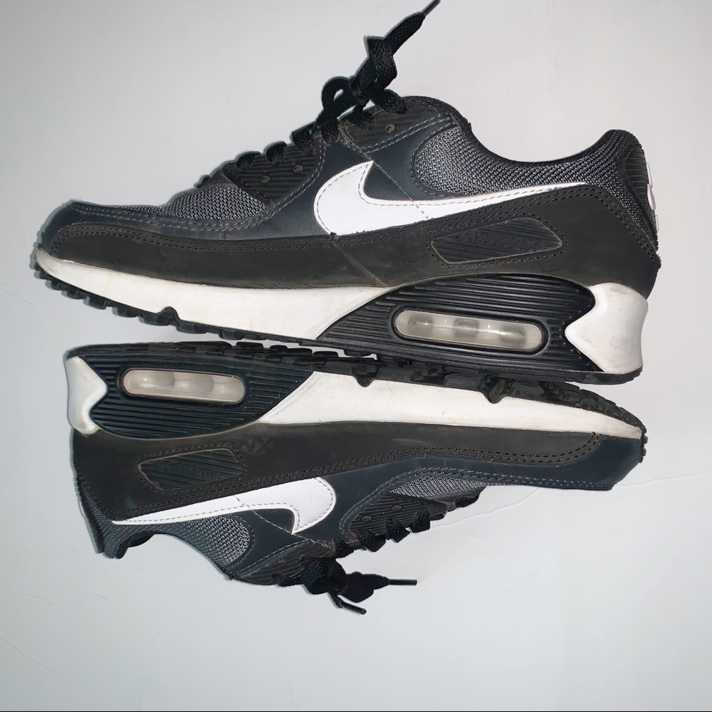 NIKE AIR MAX | Mens Sneakers Sz 9 Shoes Black / White